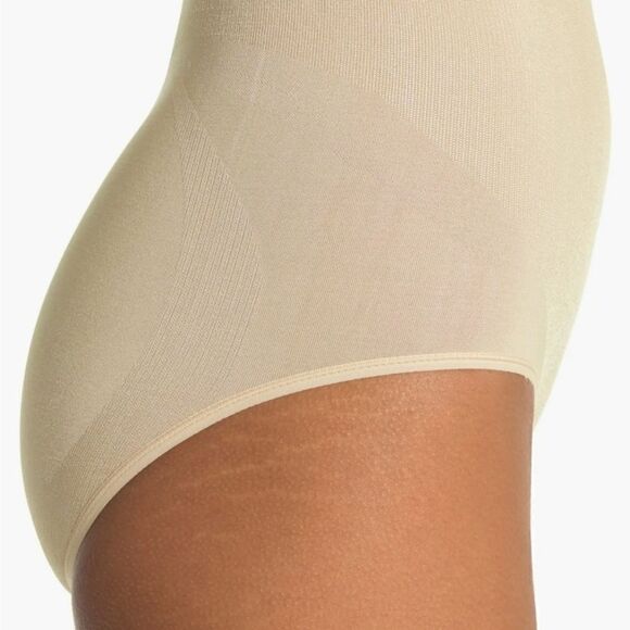 Seamless Strapless BodysuitBODY BEAUTIFUL - Picture 2 of 4